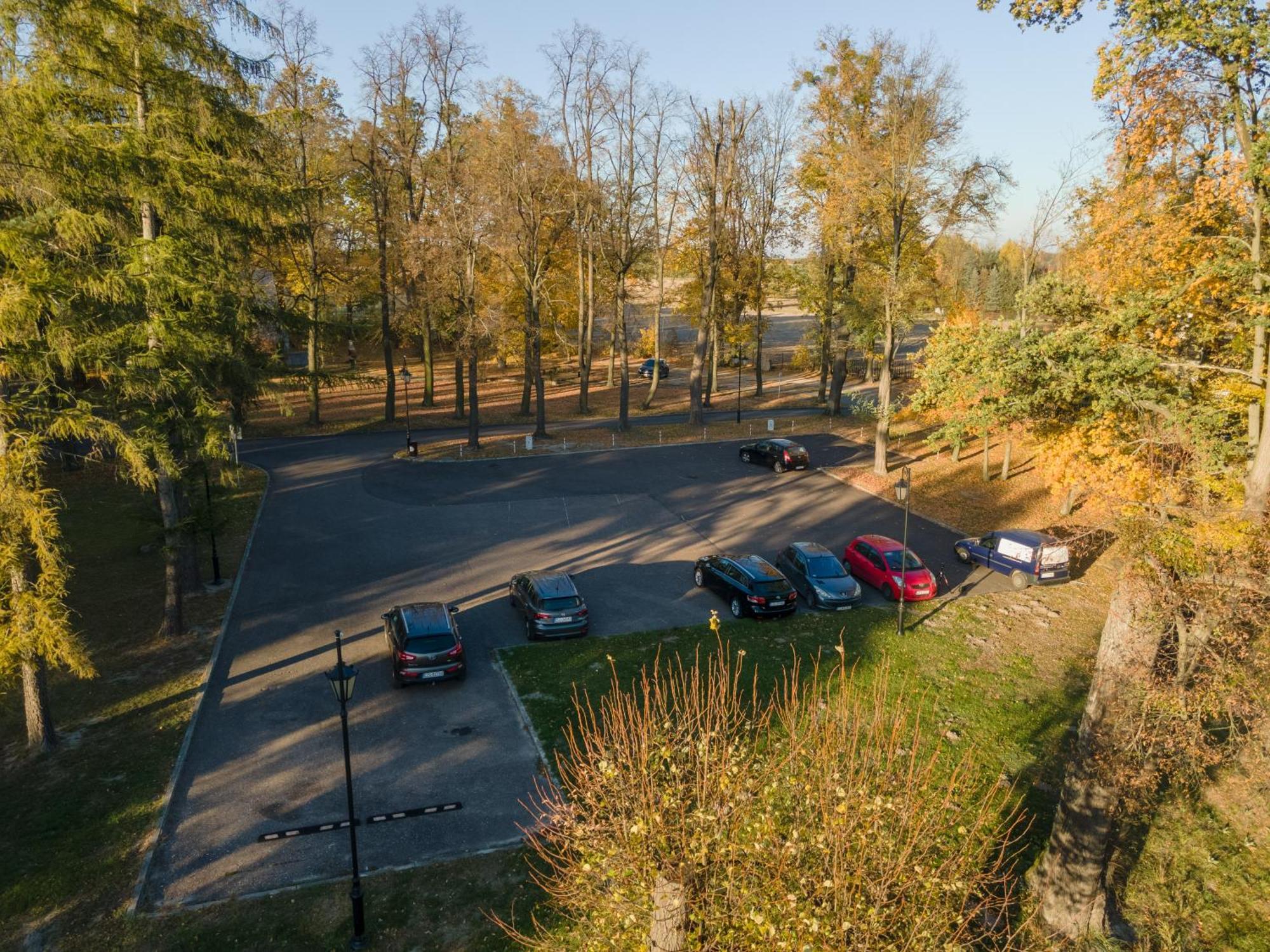Hotel W Dobieszkowie Stryków Exteriör bild